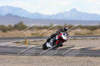 media/Nov-16-2025-Race Pace (Sun) [[8c5fa54630]]/Non Verified Riders (1st 20 Minutes)/5-Turn 15 (110pm)/